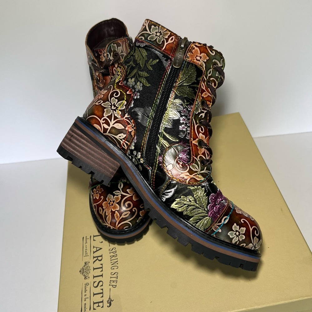 ✨NWT✨ L’ARTISTE Women’s Fantastic Booties